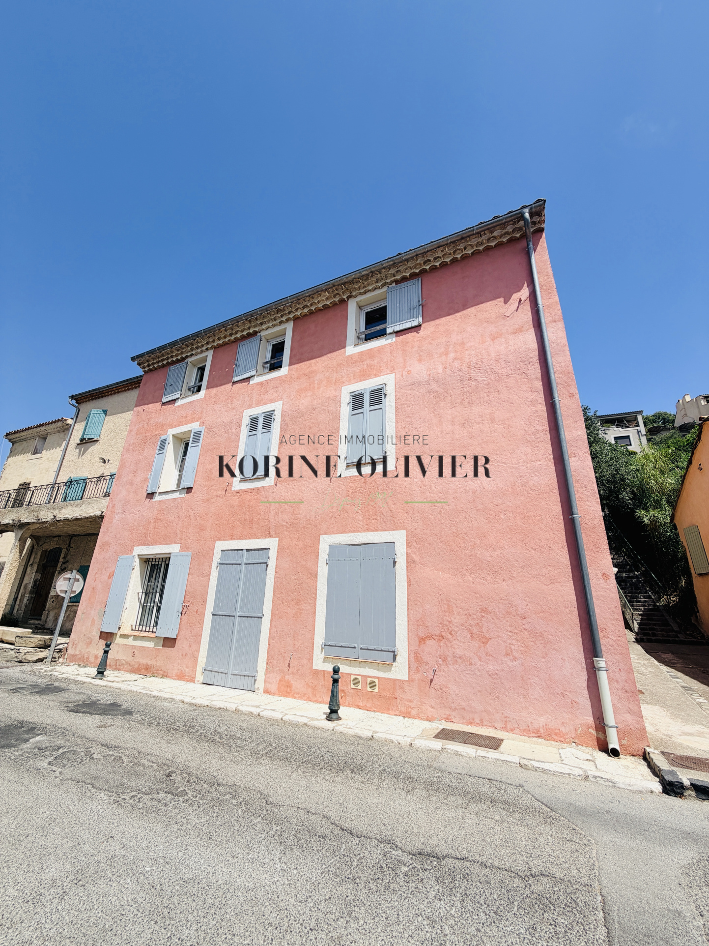 Éguilles Au coeur du village, au calme absolu